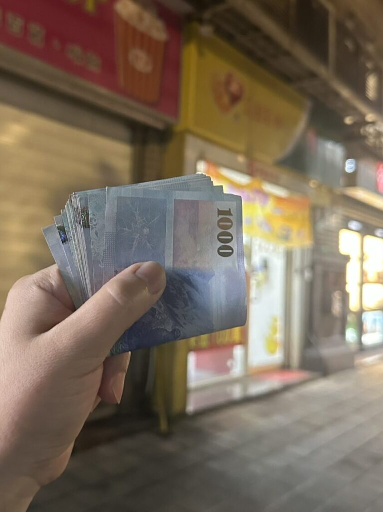 中秋節加碼話題夯！「1碼10倍4期」現金照爆紅　網友熱議幸運中獎