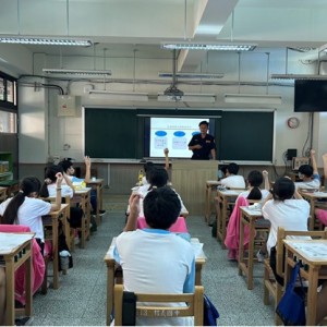 無照駕駛不可行  莫讓白髮送黑髮
