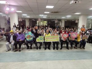 榮民之家、板橋郵局關懷臺灣社會系列活動　重陽節關懷獨居長者活動