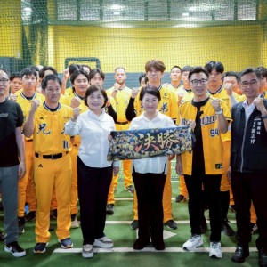 中信兄弟決勝中職總冠軍   盧秀燕鼓勵邁「象」二連霸 中信兄弟決勝中職總冠軍   盧秀燕鼓勵邁「象」二連霸