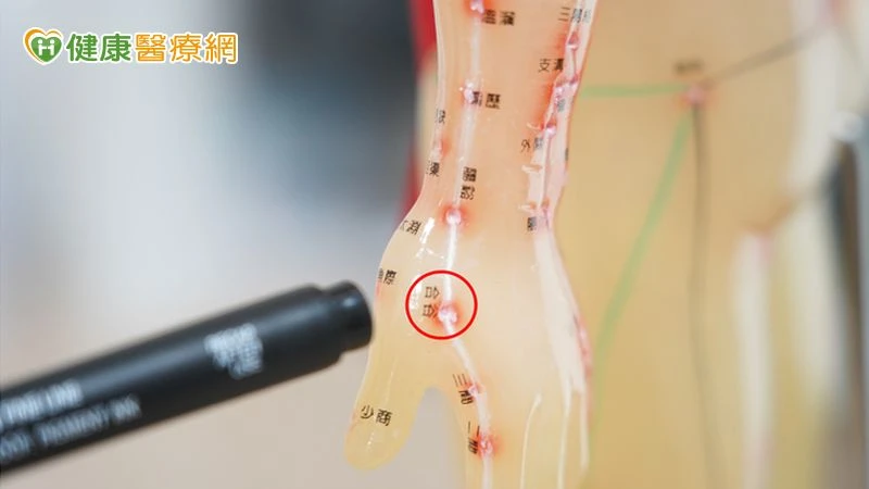 一回南部就狂打噴嚏？醫教你從體內找原因、從根本調理體質