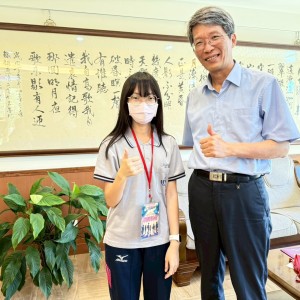 二信高中校園新聞社首任社長顏名君期待能成為記者培養敏銳觀察力