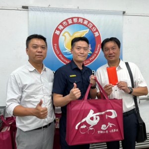 中秋佳節人團圓  中華警友致贈慰勞警