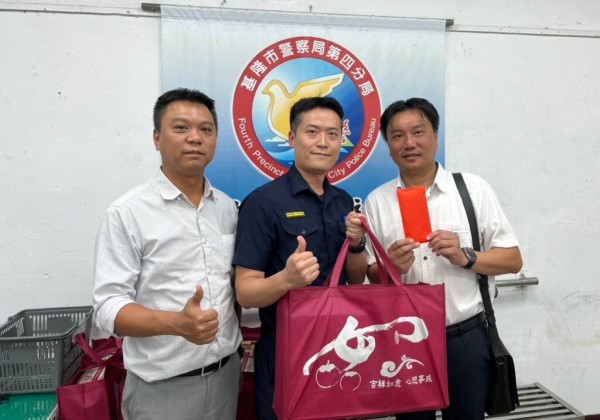 中秋佳節人團圓  中華警友致贈慰勞警