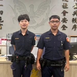 失智老翁騎車外出迷航  士林警貼心護送返家