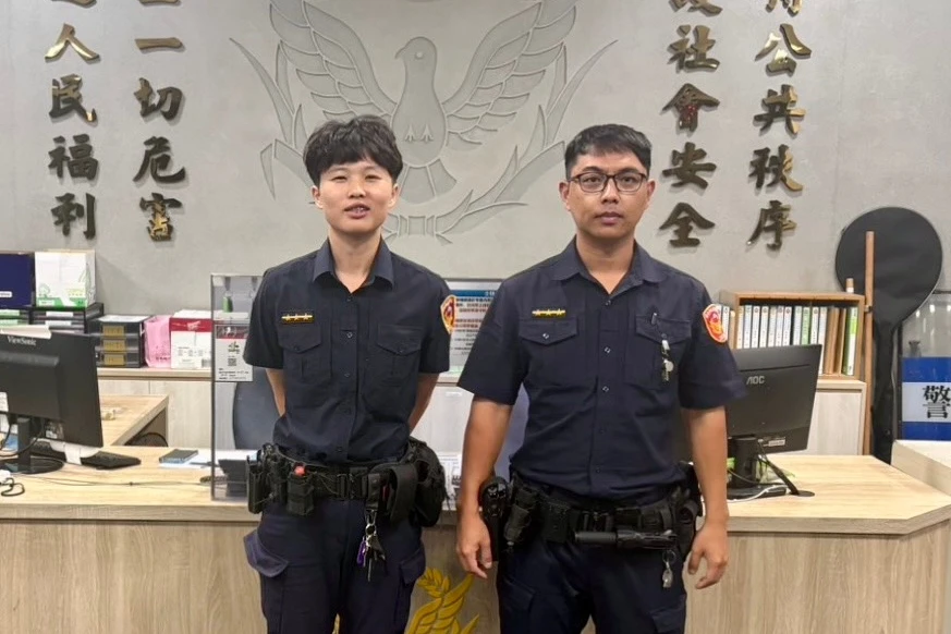 失智老翁騎車外出迷航  士林警貼心護送返家