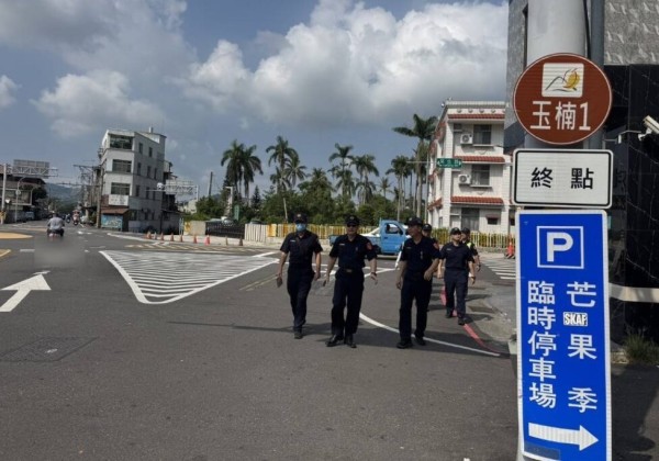 玉井警持續推動  清道專案  迎接雙連假  讓交通更順暢  行人更安全