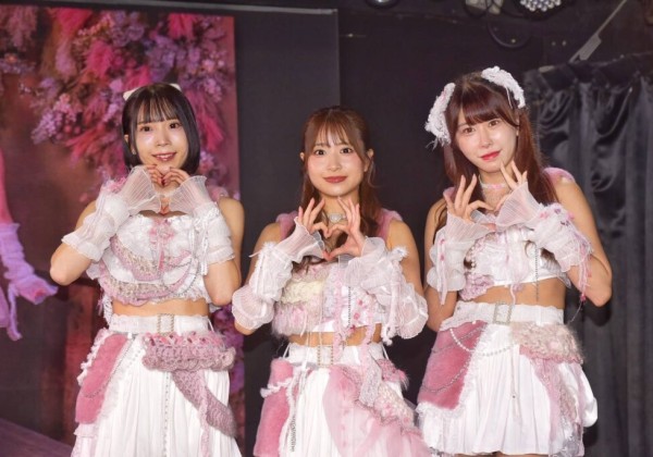 出道滿月即登上海外舞台！日本新生代偶像團體SORRY.IDOL（すみません。）首登台街頭零距離親自發放宣傳海報