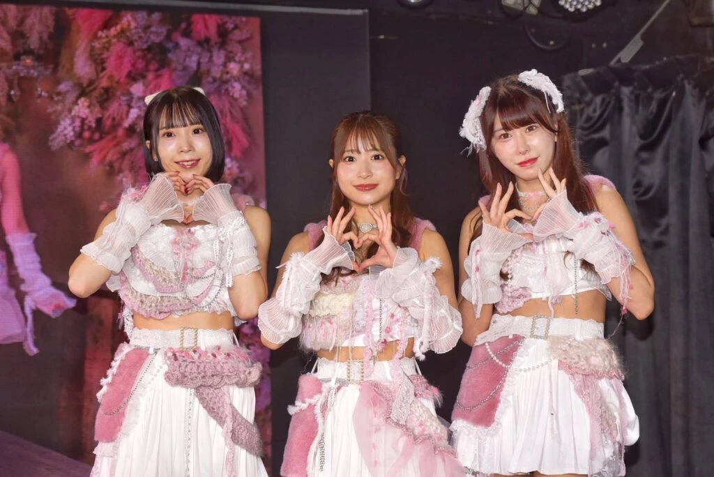 出道滿月即登上海外舞台！日本新生代偶像團體SORRY.IDOL（すみません。）首登台街頭零距離親自發放宣傳海報