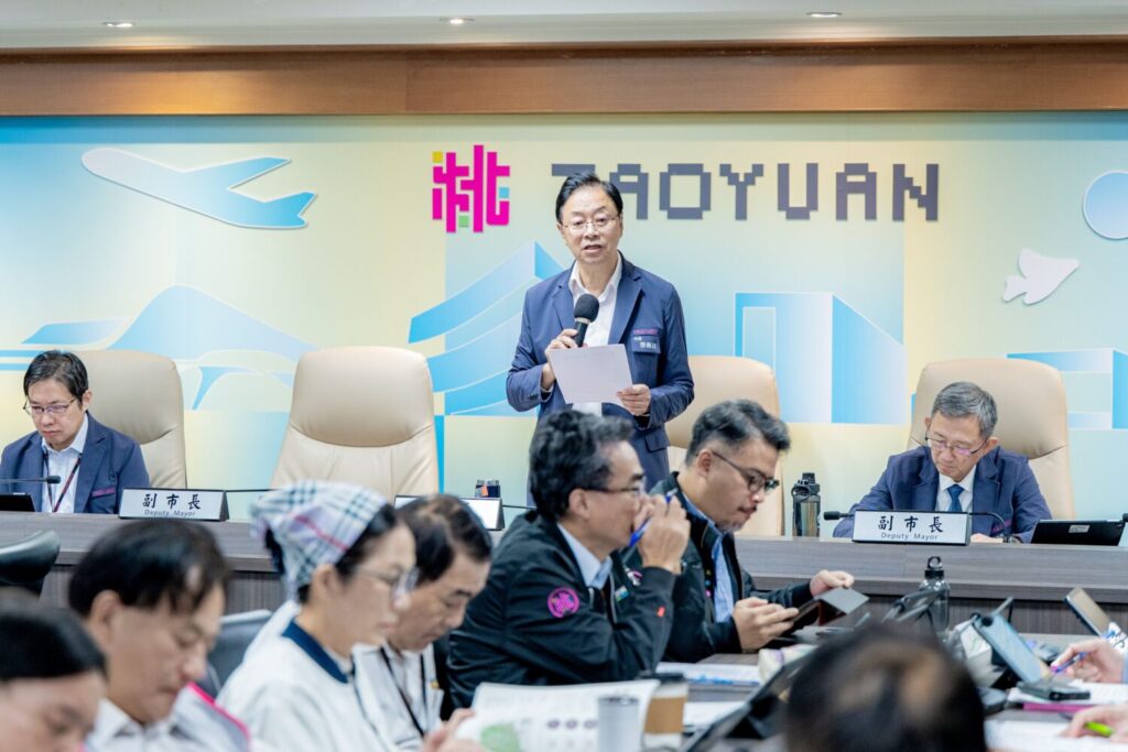 桃園敬老愛心卡福利升級　張善政：明年提高臺鐵補助、開放電輔車