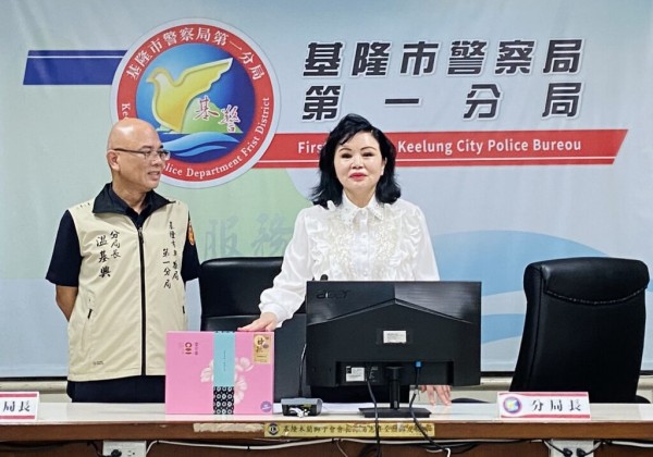 基隆警友會中秋送月餅  暖心慰問警察執勤辛勞