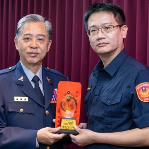 曾建維英勇逮捕性侵犯           吳敬田表揚直稱好樣的