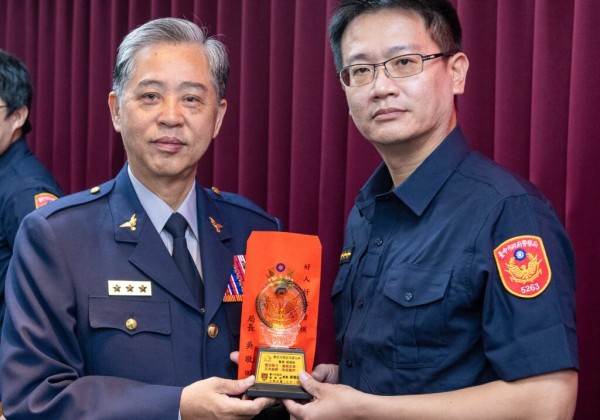 曾建維英勇逮捕性侵犯           吳敬田表揚直稱好樣的