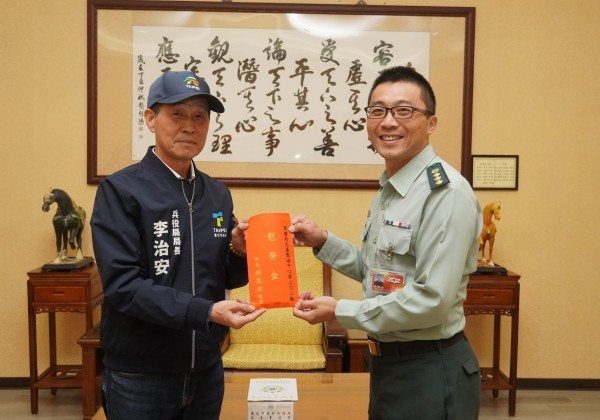 臺北市後備旅14天教召開跑　臺北市兵役局長李治安為教召官兵暖胃也暖心