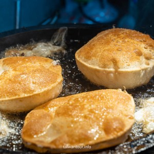 【北投炸彈蔥油餅】新北投捷運站美食推薦.菜單
