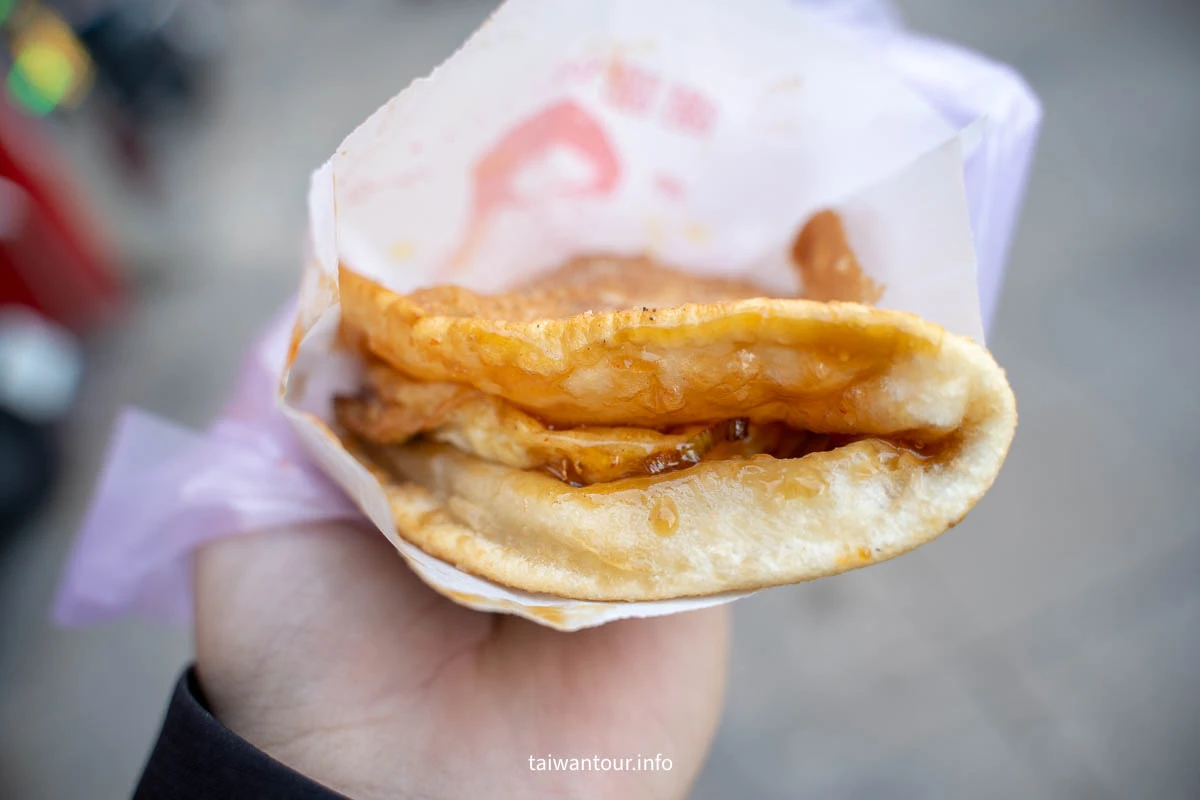 【北投炸彈蔥油餅】新北投捷運站美食推薦.菜單
