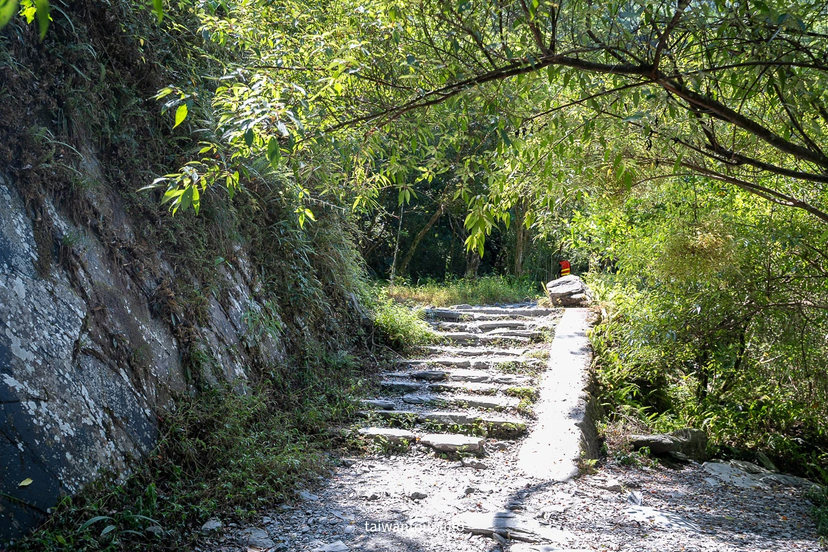 【新寮瀑布】宜蘭冬山鄉親子玩水步道秘境推薦景點