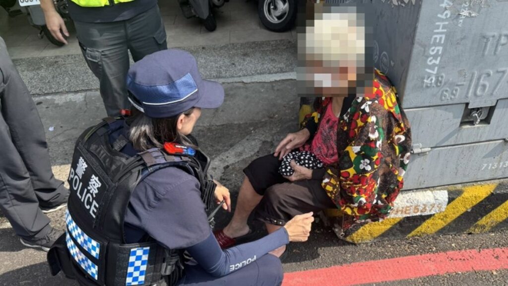 8旬婦人「迷路又跌倒」 暖警安撫情緒護送返家 8旬婦人「迷路又跌倒」 暖警安撫情緒護送返家