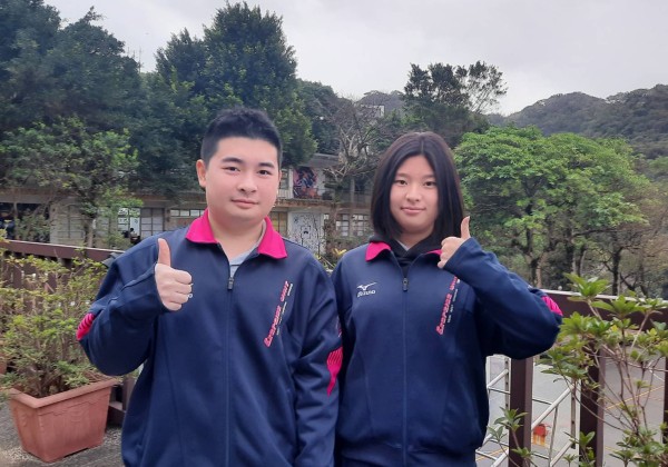 全國語文競賽二信高中張語宸、廖宥期為基隆抱回台語雙特優