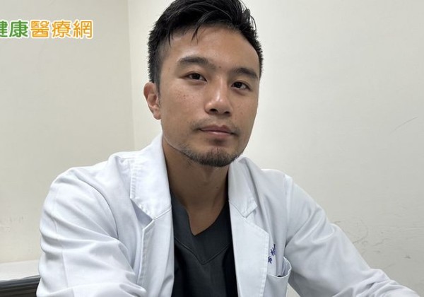 久坐久站族注意！嚴重靜脈曲張恐致潰瘍　及早治療助恢復步行