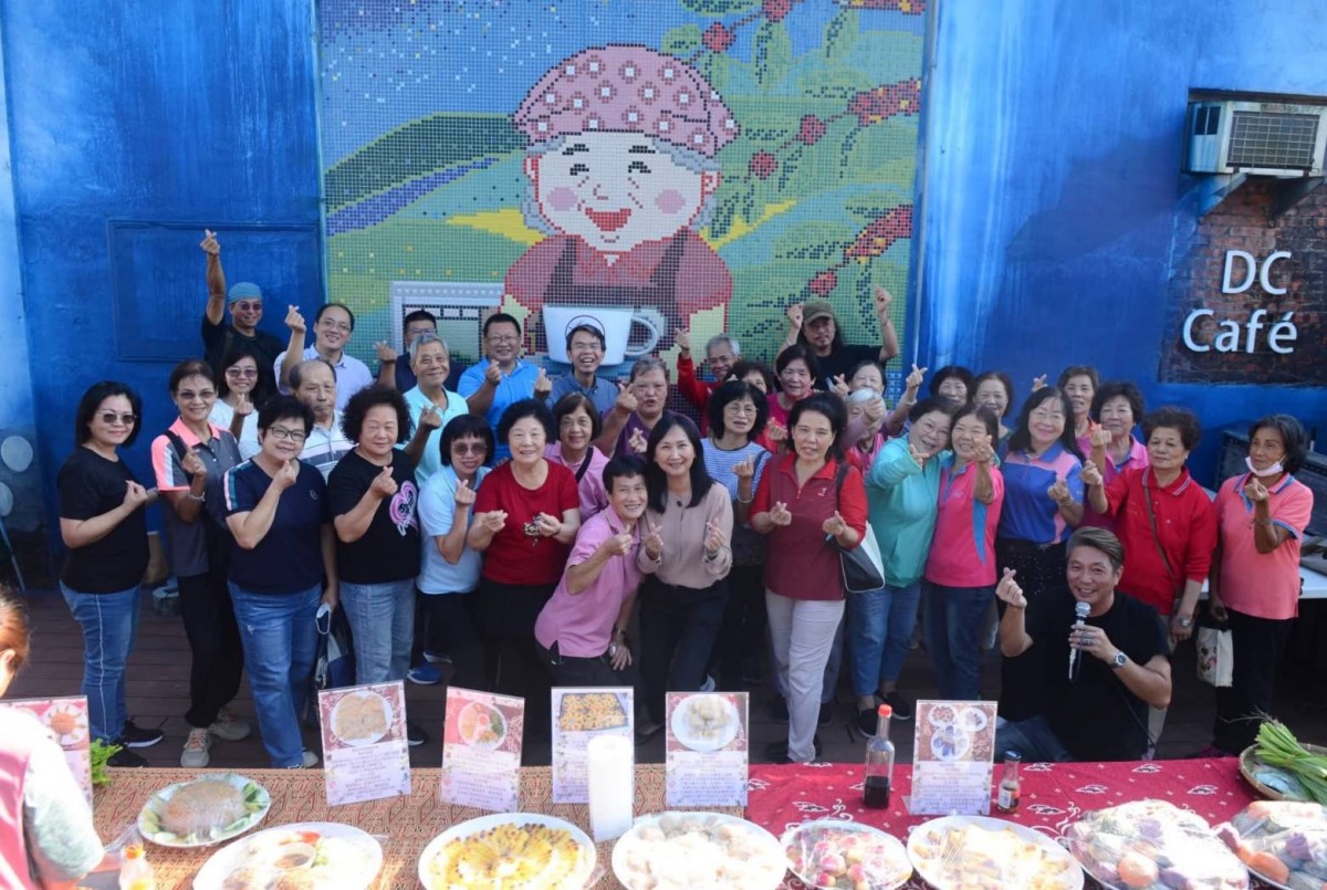 莊家柔區長力推!旗山圓富社區用桌遊、鏡頭說出地方精彩故事 莊家柔區長力推!旗山圓富社區用桌遊、鏡頭說出地方精彩故事