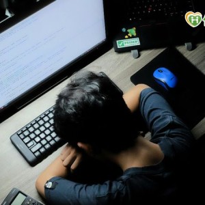 網路霸凌已成青少年全天候威脅！調查：近2成曾遭網暴、4成選旁觀