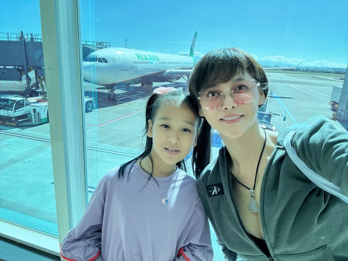 克服五層樓高滑梯!李沛綾「頂艇」帥翻!單獨帶女兒出國實施「魔鬼獨立特訓」 克服五層樓高滑梯!李沛綾「頂艇」帥翻!單獨帶女兒出國實施「魔鬼獨立特訓」