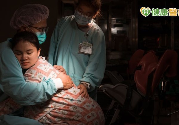 醫院推「溫柔生產」照護模式　醫師與助產師共照降低生產風險