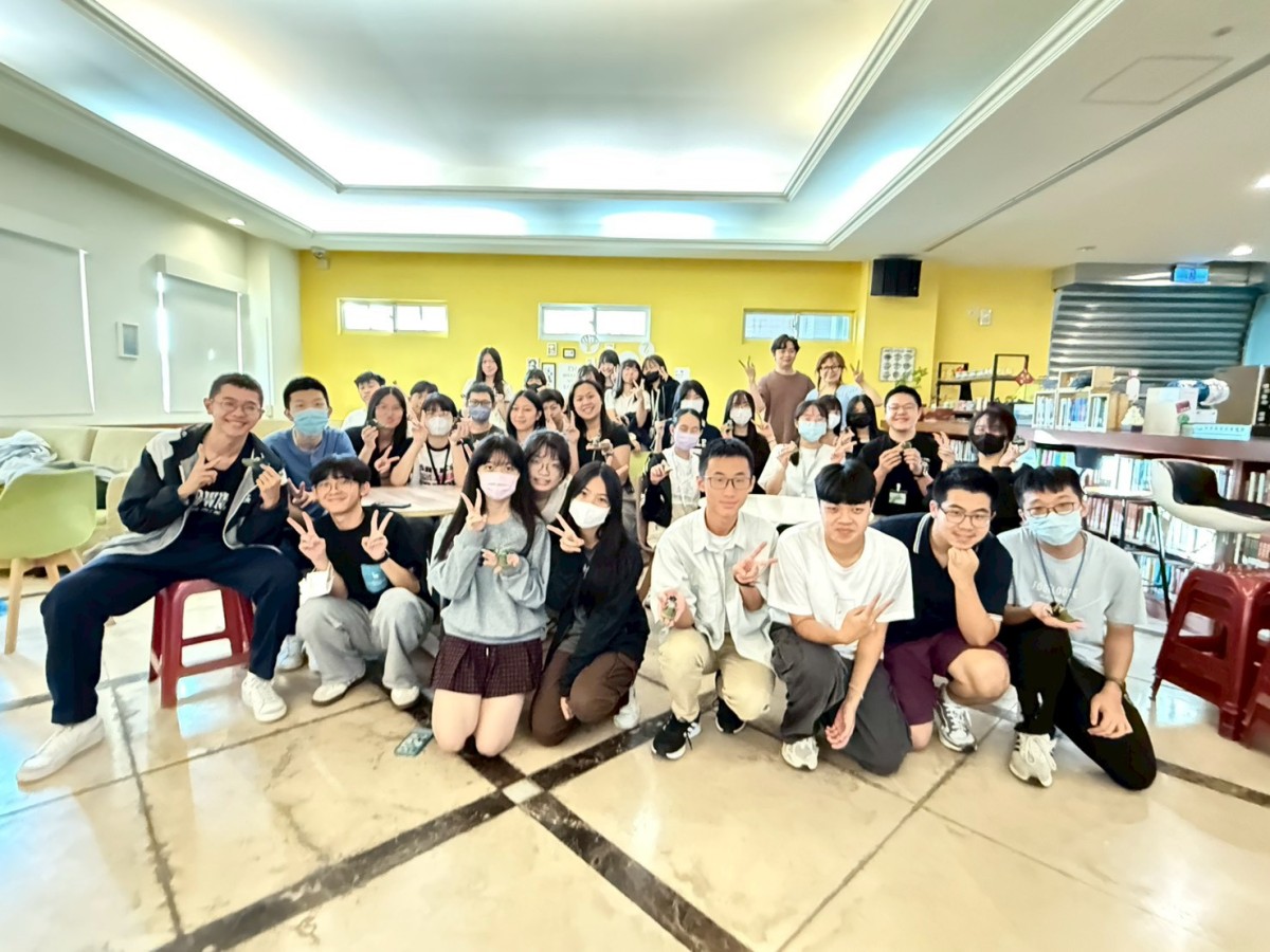 二信高中「有愛關懷」生命課程體驗營啟動小太陽精神 二信高中「有愛關懷」生命課程體驗營啟動小太陽精神