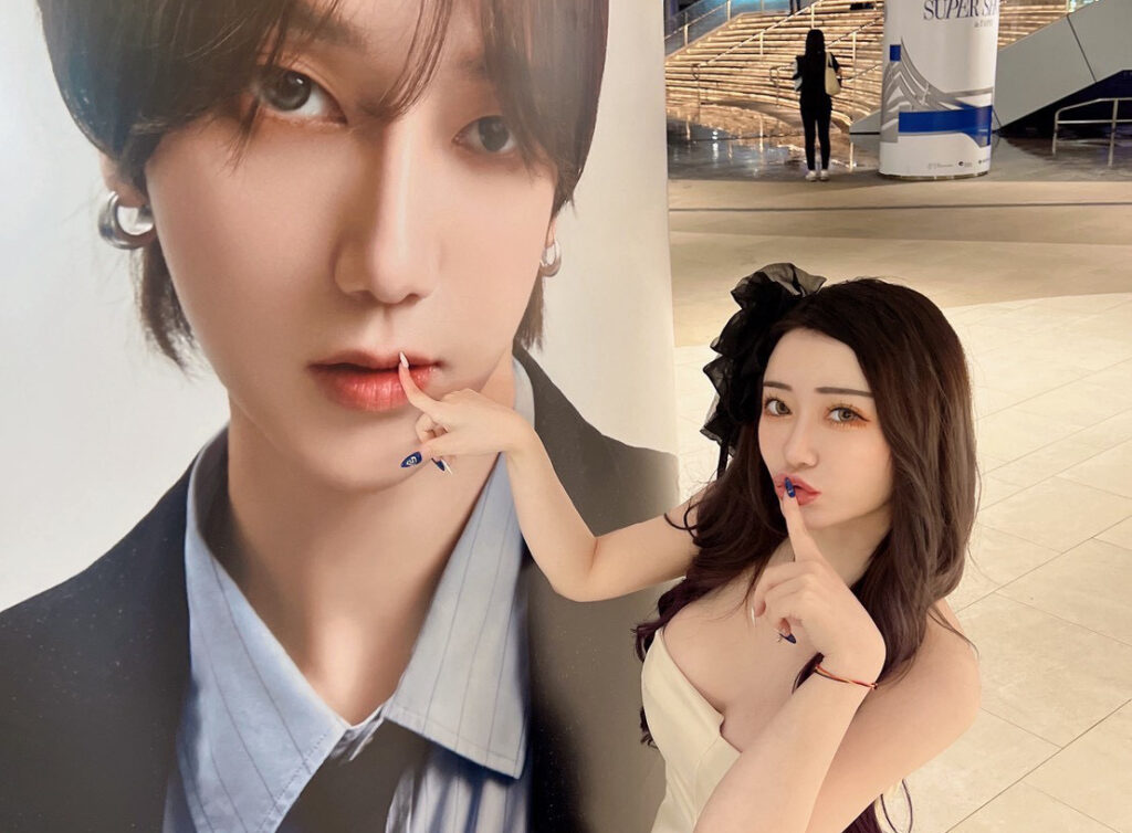 沈娜娜「16年老粉魂」全面覺醒!飛韓砸六萬追SJ 自爆最狂收藏:希澈光頭髮夾我珍藏多年 沈娜娜「16年老粉魂」全面覺醒!飛韓砸六萬追SJ 自爆最狂收藏:希澈光頭髮夾我珍藏多年