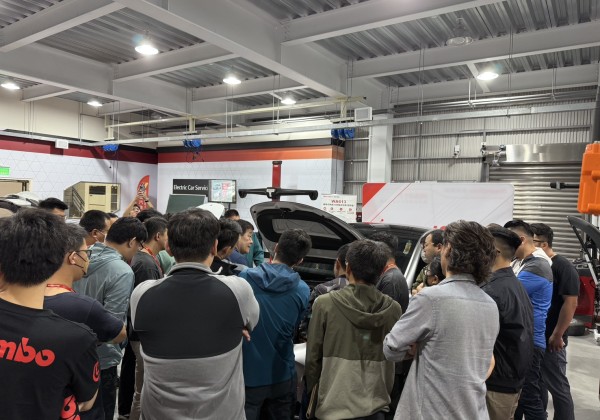 汽車專業技師齊聚東南科大永續創新電動車維修技術