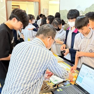 二信圖書展落幕 學生「悅讀搶購」帶回珍藏