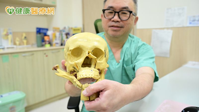 建築工5米墜落臉變形!「隱形重建」恢復顏面原貌 外表完全無疤 建築工5米墜落臉變形!「隱形重建」恢復顏面原貌 外表完全無疤