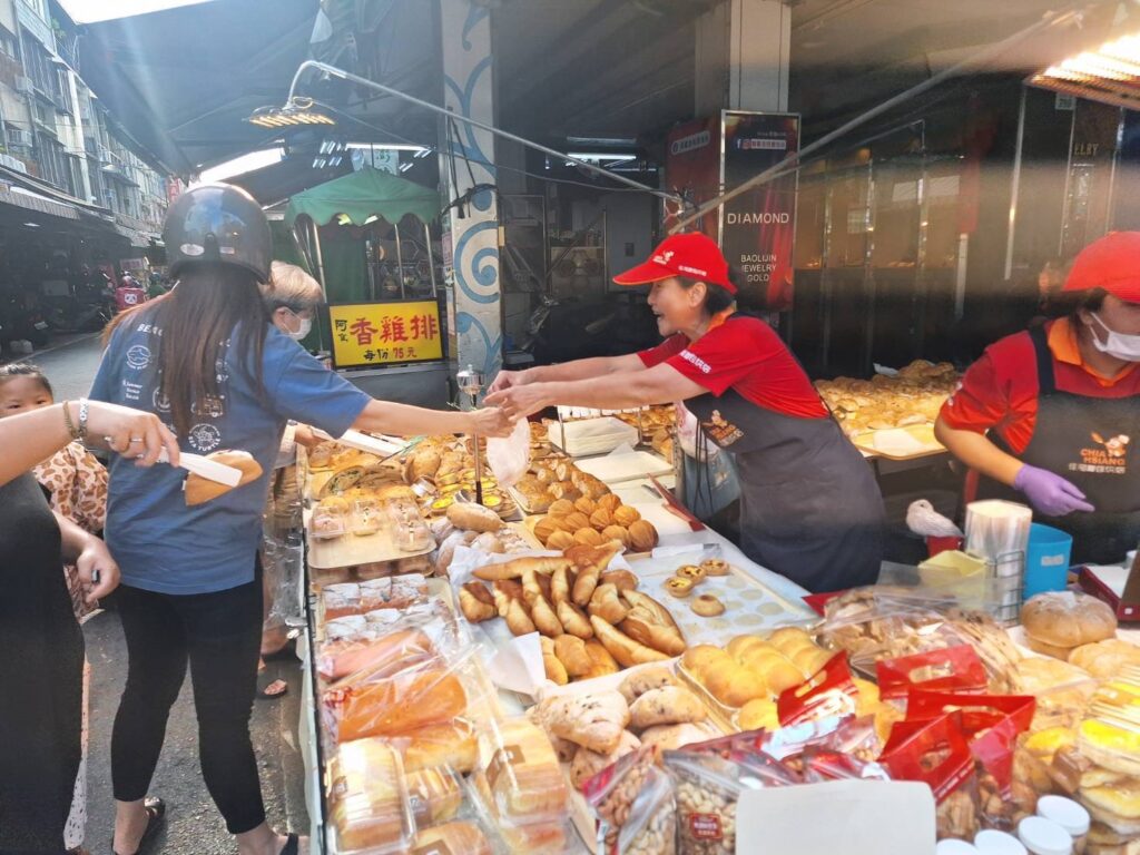 便宜也有好麵包！黃秀芬苦撐佳湘麵包工廠只想「為弱勢點燈」