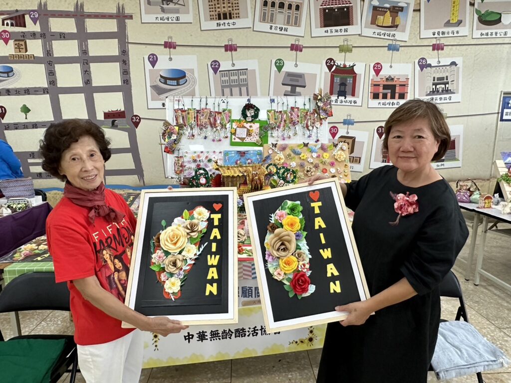 《花開福爾摩沙》驚豔登場 大龍峒銀齡手作以紙藝演繹台灣之美 《花開福爾摩沙》驚豔登場 大龍峒銀齡手作以紙藝演繹台灣之美