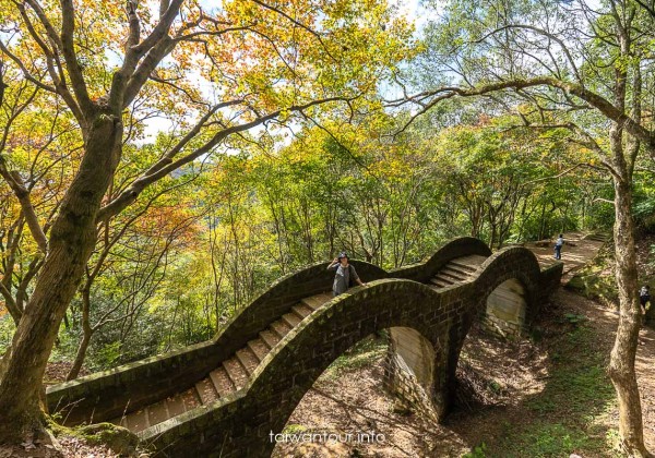 2025【汐止拱北殿】雙拱橋.楓葉花況.公車.怎麼去.周邊美食