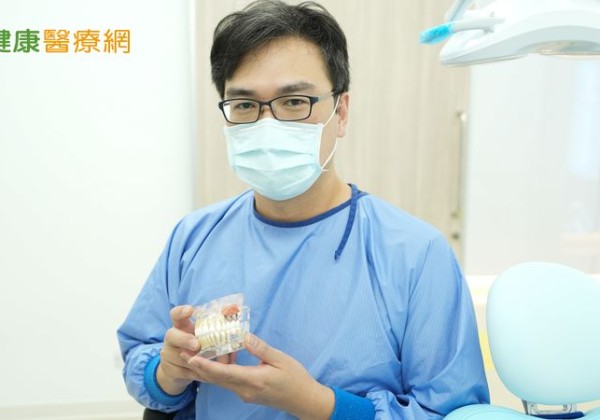 海外台商因牙周病失去自信　返台一日全口重建重獲笑容