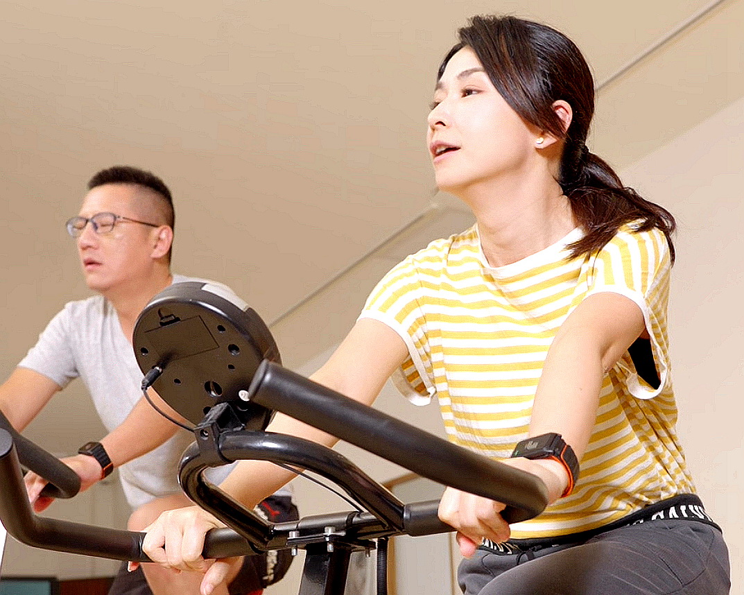 把運動玩成遊戲！JACFIT JMATE2運動手環全民動起來