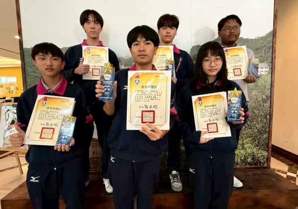 二信高中全國商業類技藝競賽六職種全壘打優勝