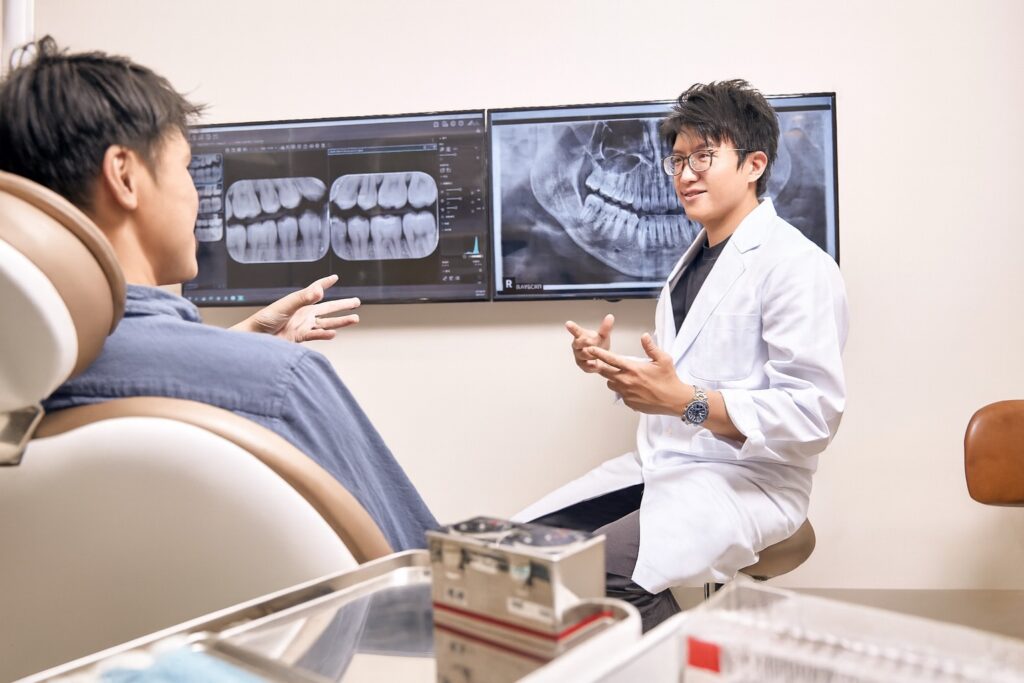 植牙價差高達數萬元　醫師教你怎麼選、怎麼保養最划算