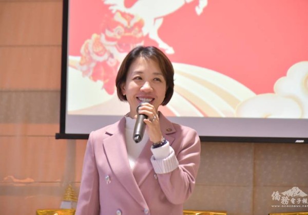 龍華科大新春大圍爐 李姸慧勉僑生成優秀人才為社會所用