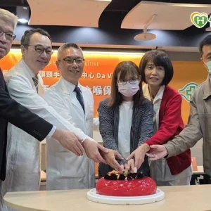 罕見咽喉小唾腺癌　達文西複合手術助病人抗癌不失聲
