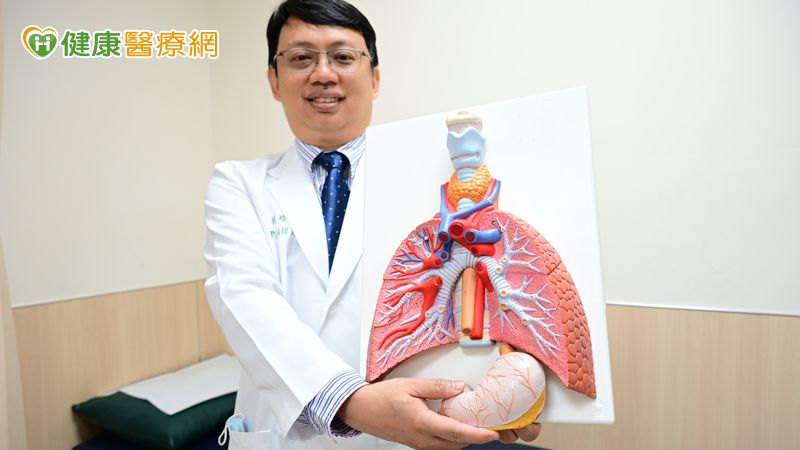 以為胃食道逆流竟是第三期食道癌 微創手術重建老菸槍食道保命 以為胃食道逆流竟是第三期食道癌 微創手術重建老菸槍食道保命