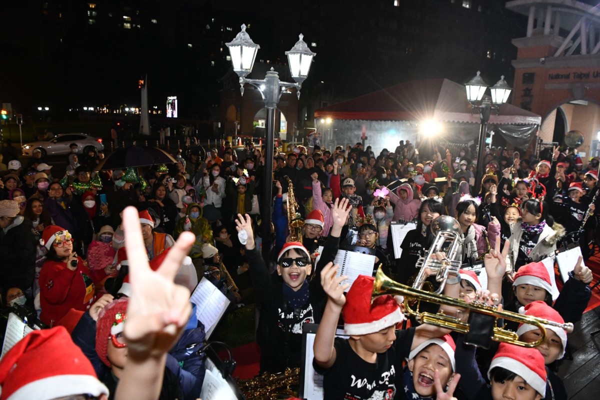 台北大學邀民眾一起在冬夜裡歡度聖誕佳節