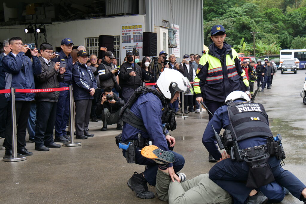 行車安全與緊急應變教育訓練 新北跨局聯手守護乘車安全 行車安全與緊急應變教育訓練 新北跨局聯手守護乘車安全