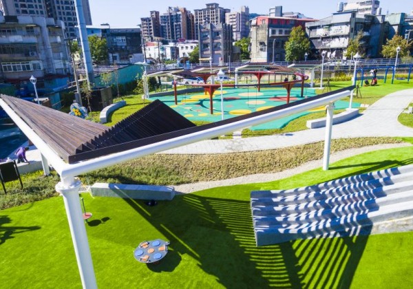 板橋汐止2大親子公園  感受暖冬和樂氛圍