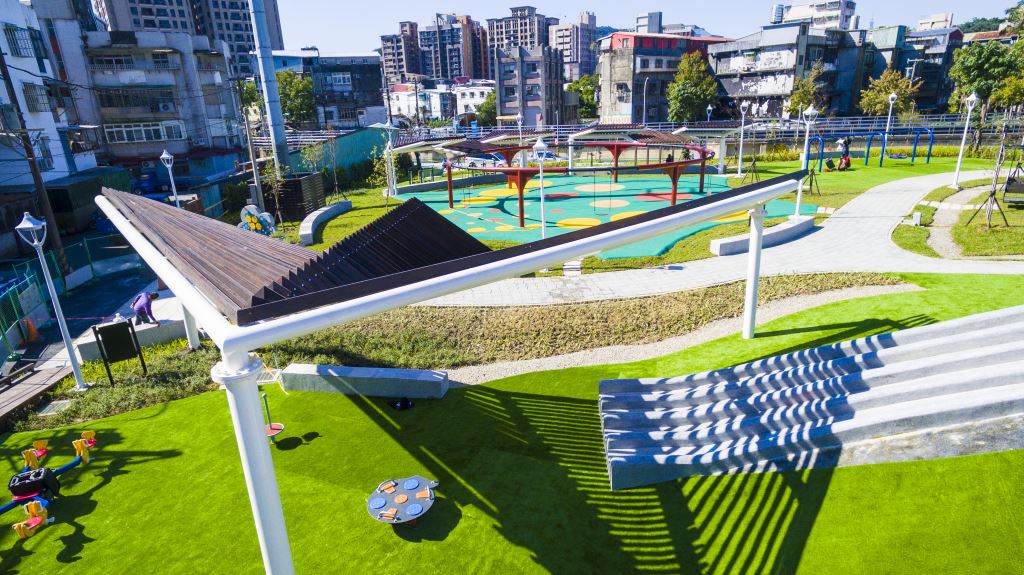 板橋汐止2大親子公園  感受暖冬和樂氛圍