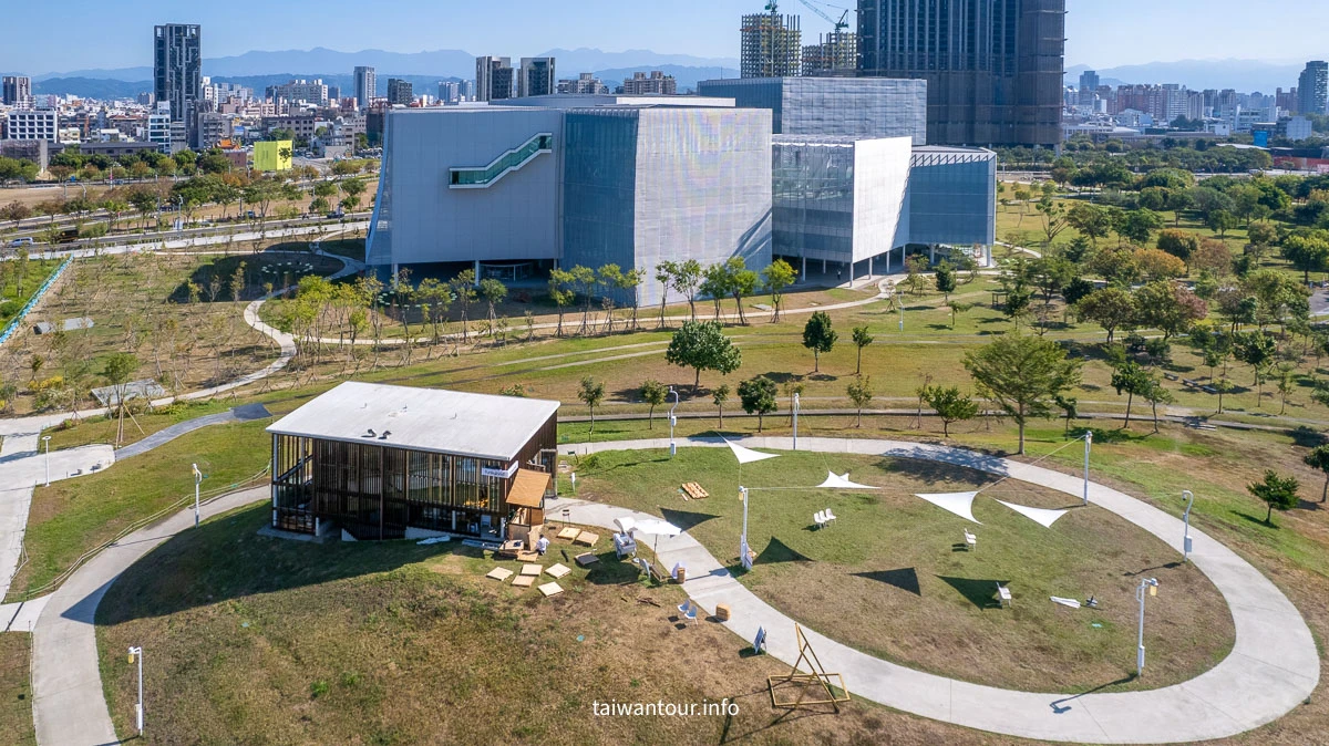 【綠美圖】台中市立圖書館總館.水湳中央公園一日遊必訪亮點、交通、親子攻略 【綠美圖】台中市立圖書館總館.水湳中央公園一日遊必訪亮點、交通、親子攻略