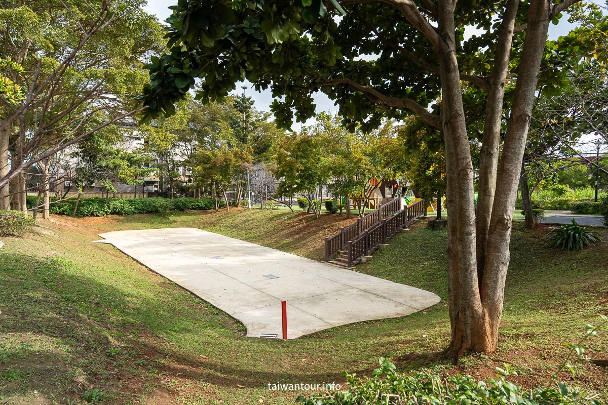 【隆林公園】林口蜜蜂主題超可愛.溜滑梯.攀爬網.還有飛機看到飽 【隆林公園】林口蜜蜂主題超可愛.溜滑梯.攀爬網.還有飛機看到飽