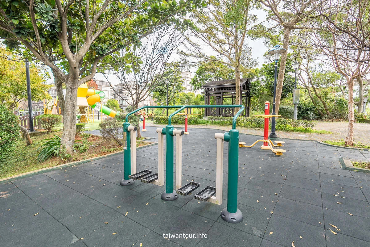 【隆林公園】林口蜜蜂主題超可愛.溜滑梯.攀爬網.還有飛機看到飽 【隆林公園】林口蜜蜂主題超可愛.溜滑梯.攀爬網.還有飛機看到飽